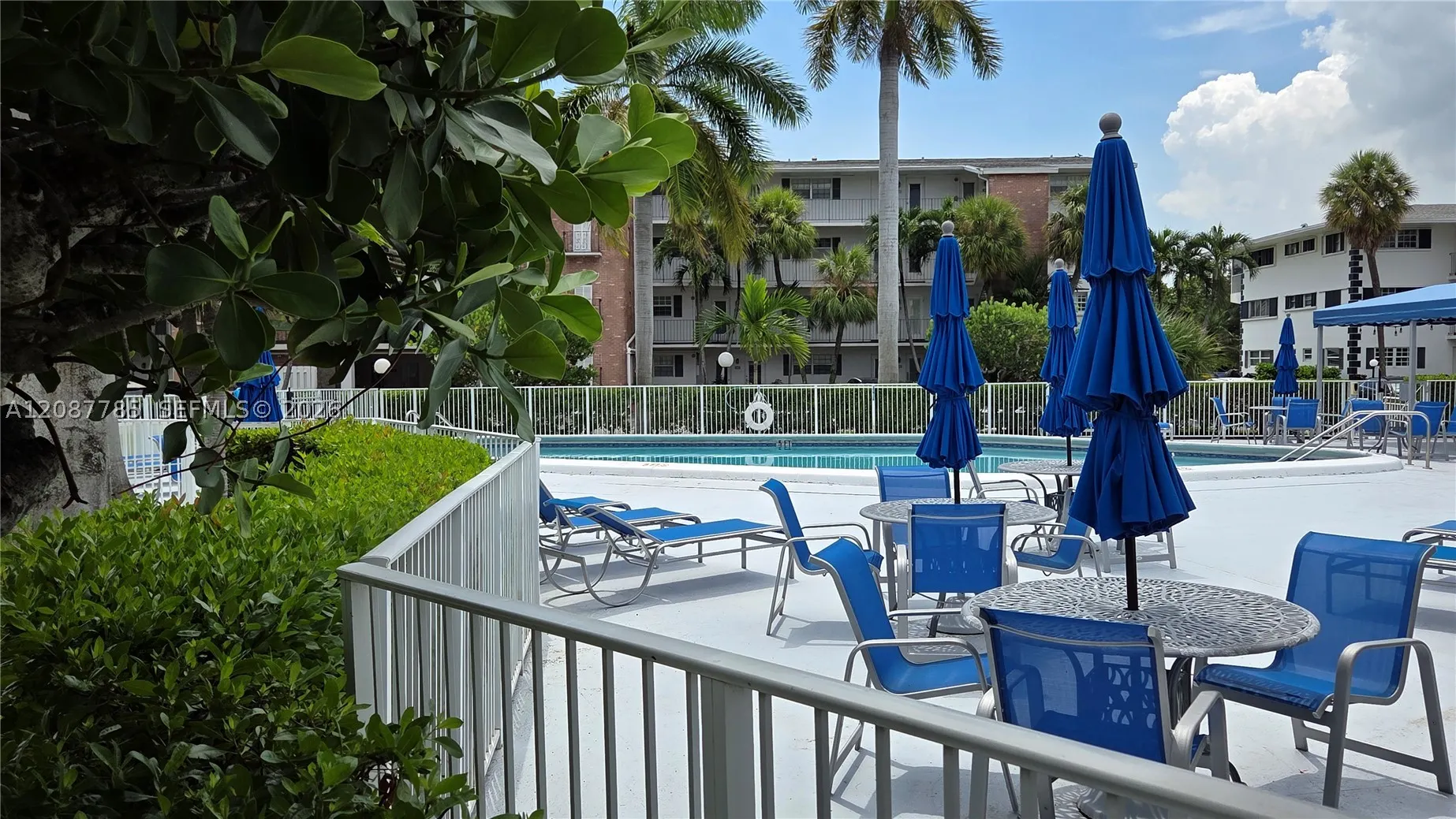 450 Paradise Isle Blvd #109
