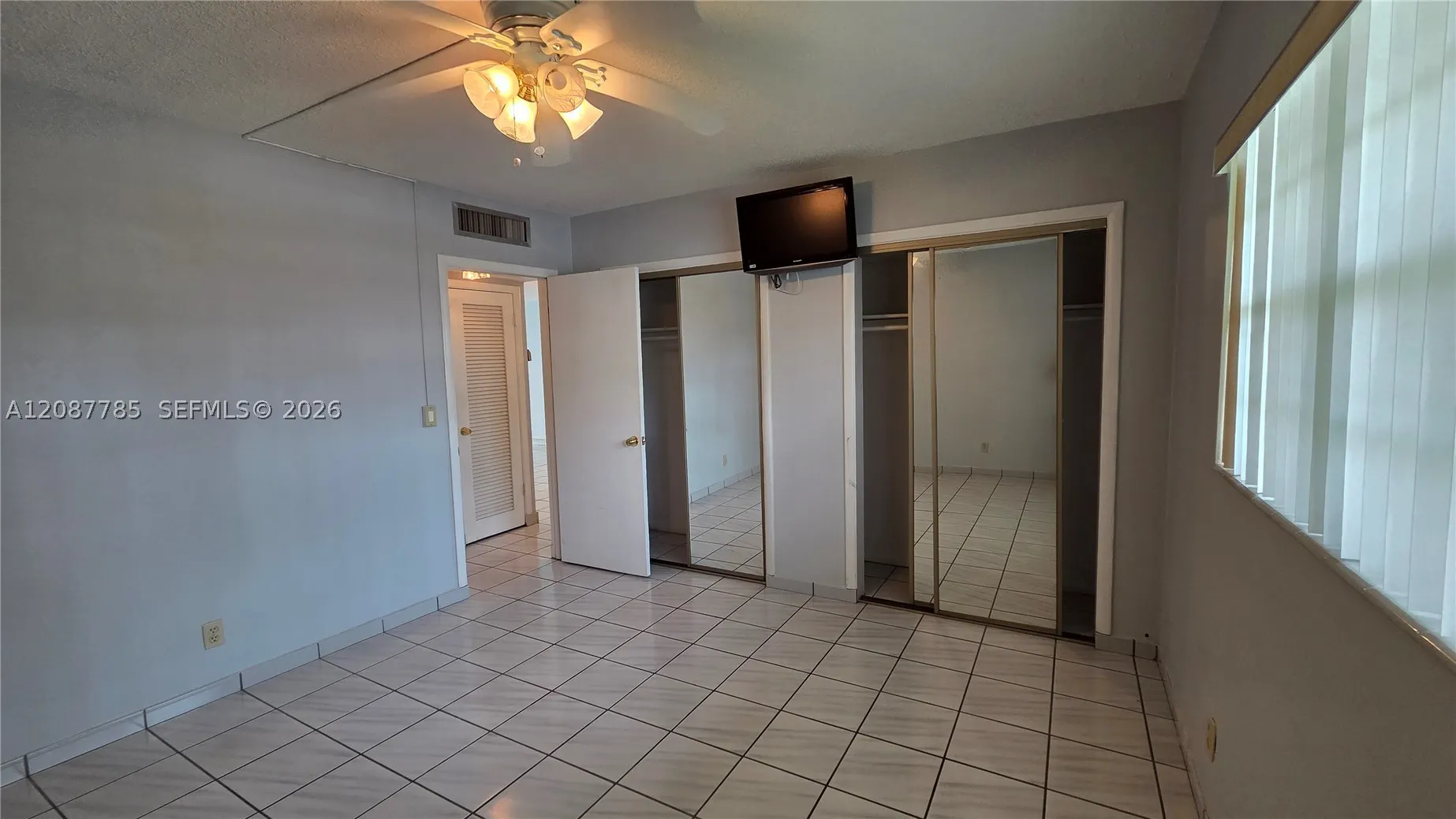 450 Paradise Isle Blvd #109