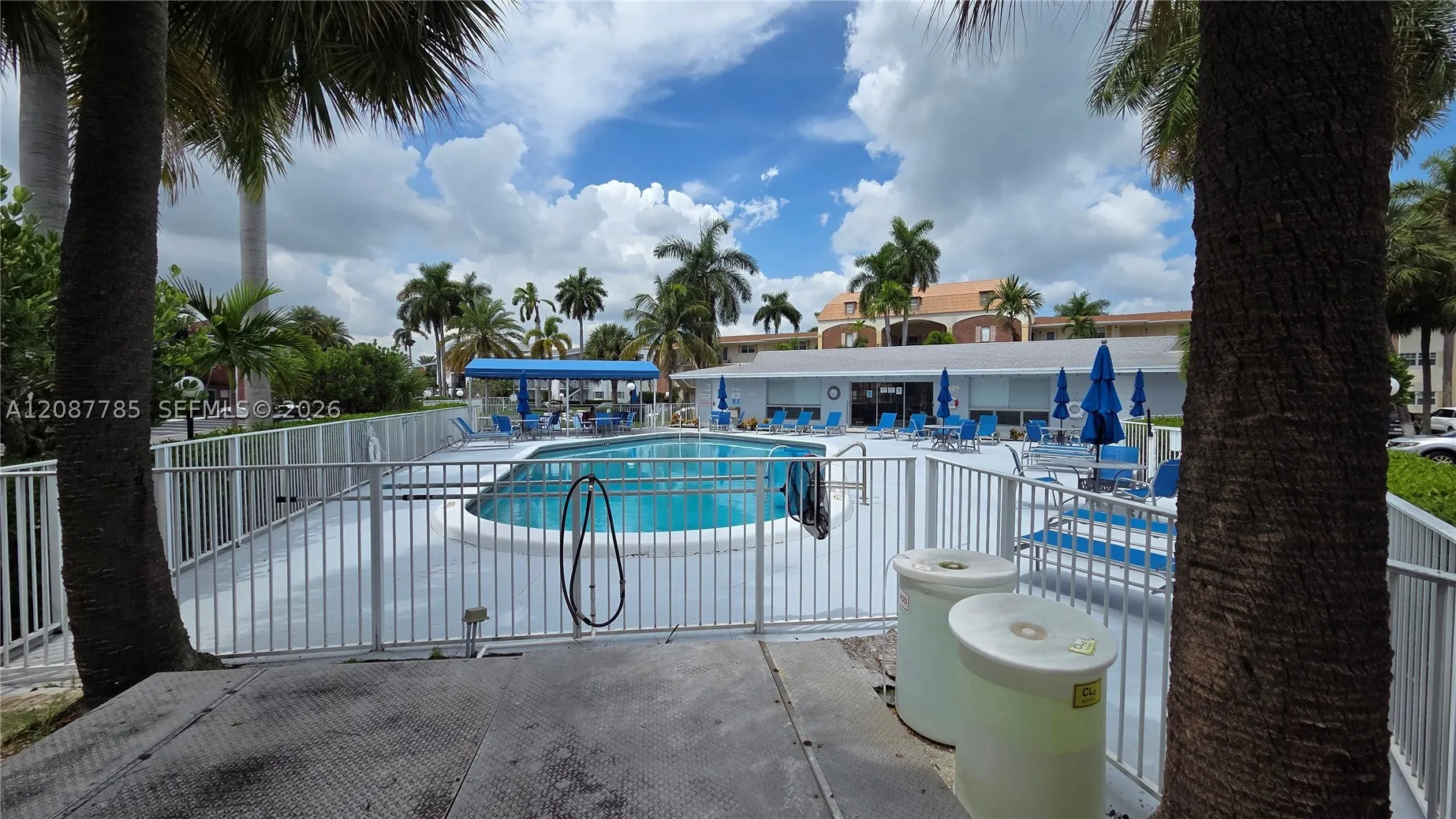 450 Paradise Isle Blvd #109