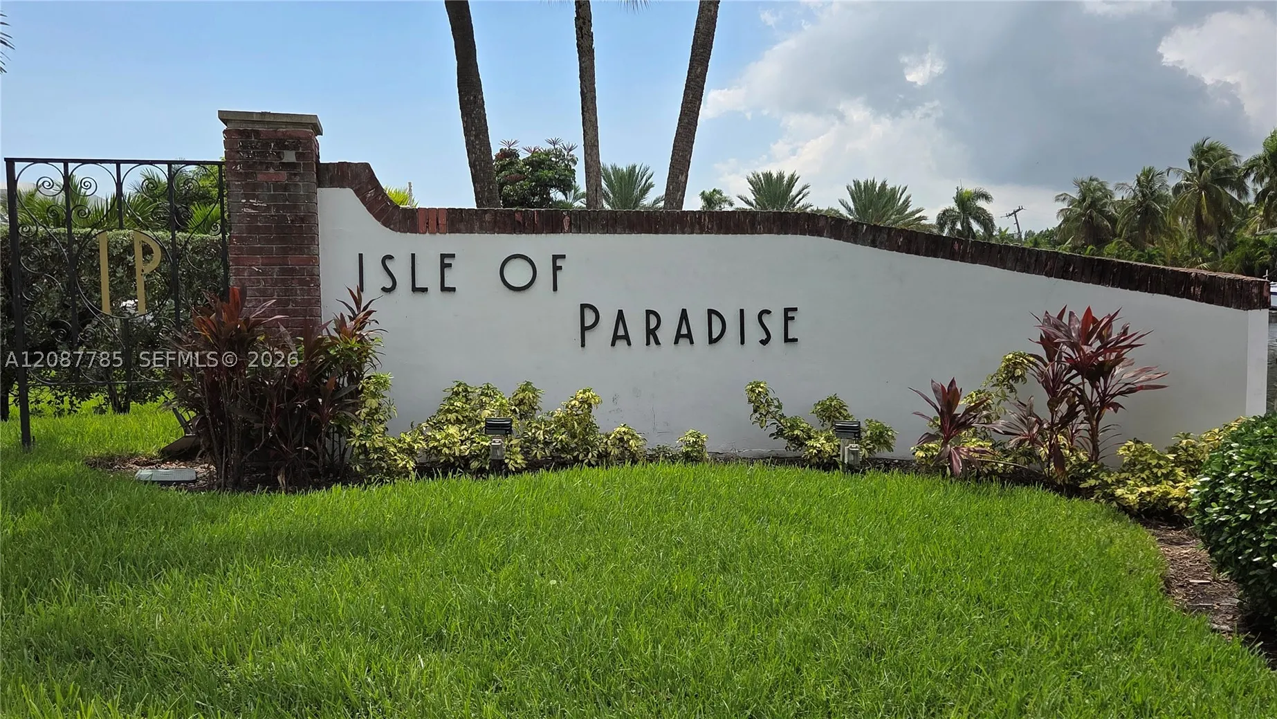 450 Paradise Isle Blvd #109