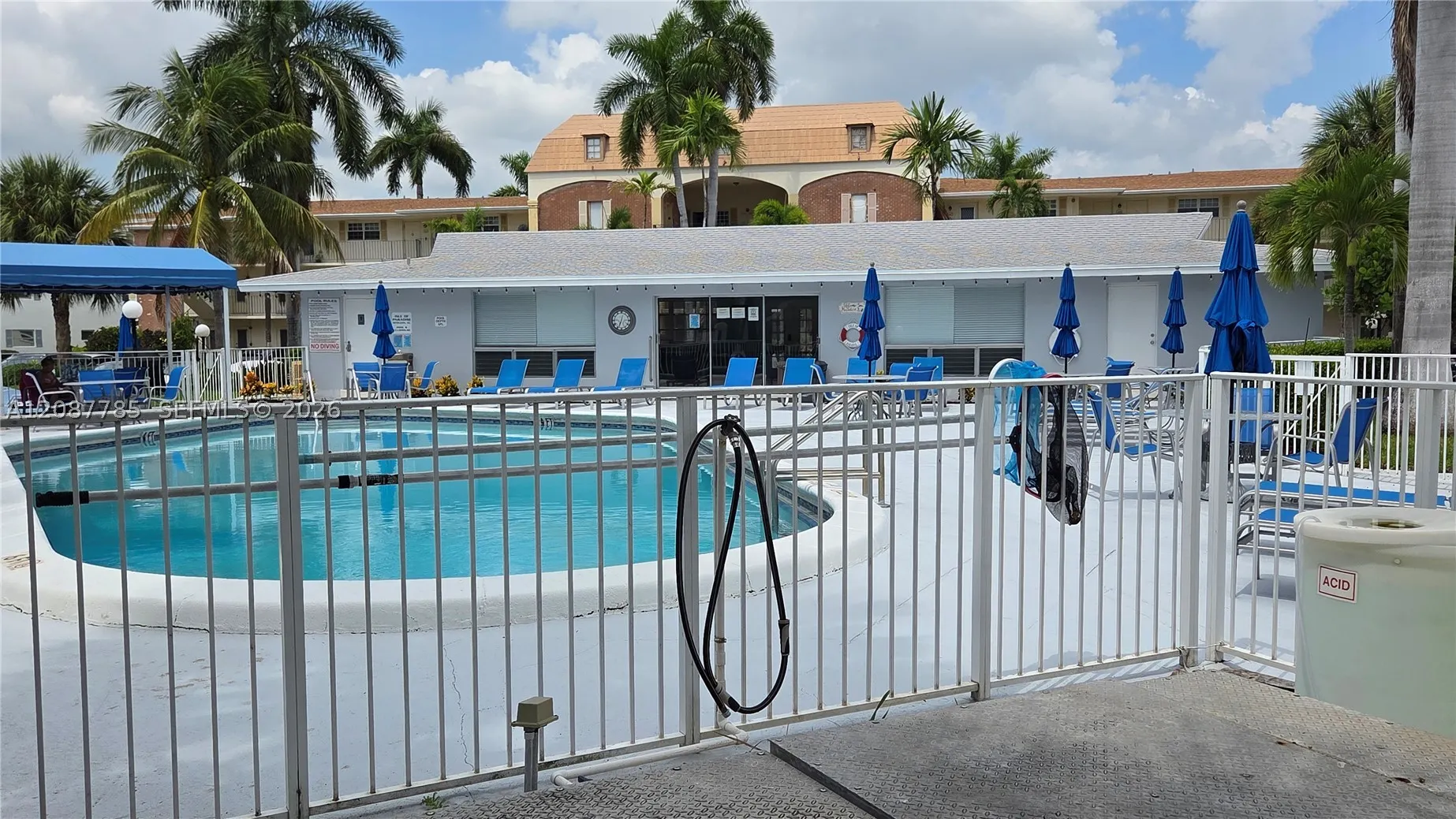 450 Paradise Isle Blvd #109