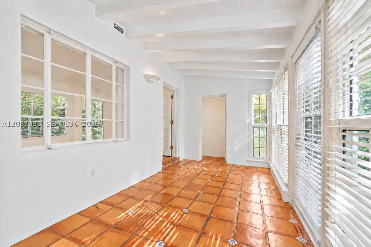 836 Alberca St