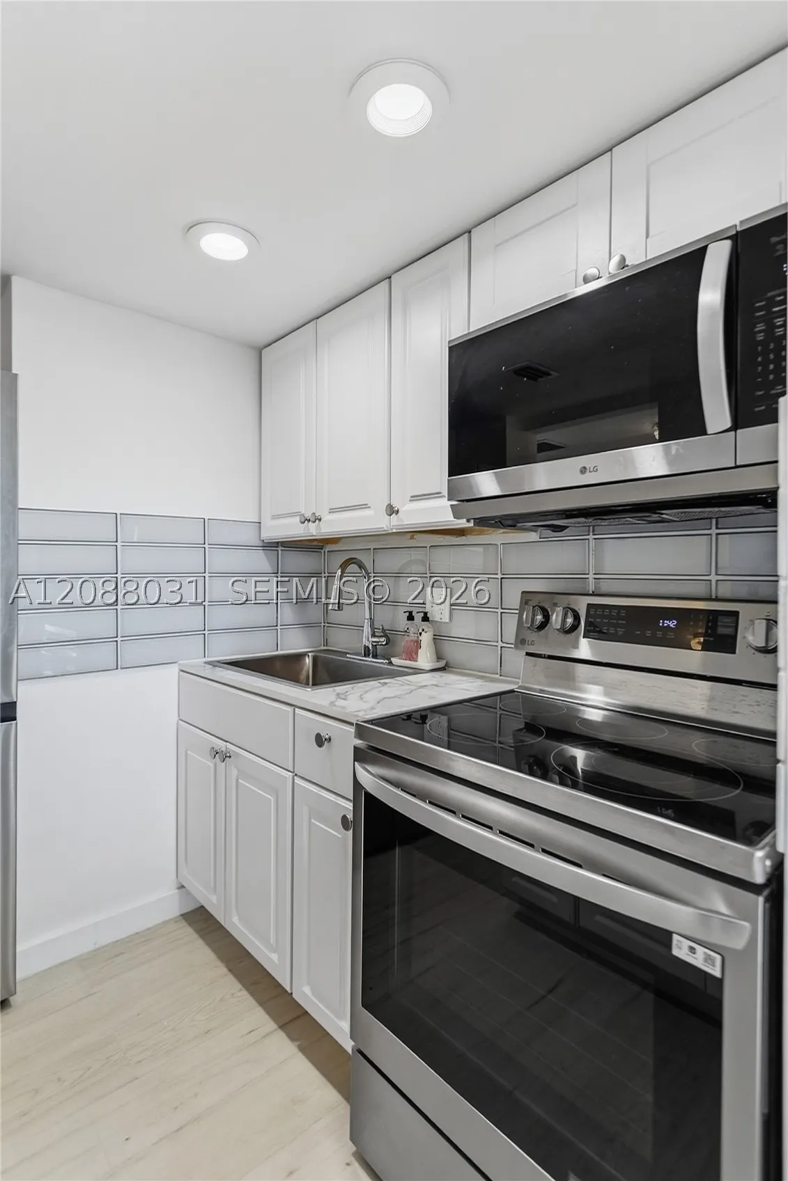 2841 NE 163rd St #607