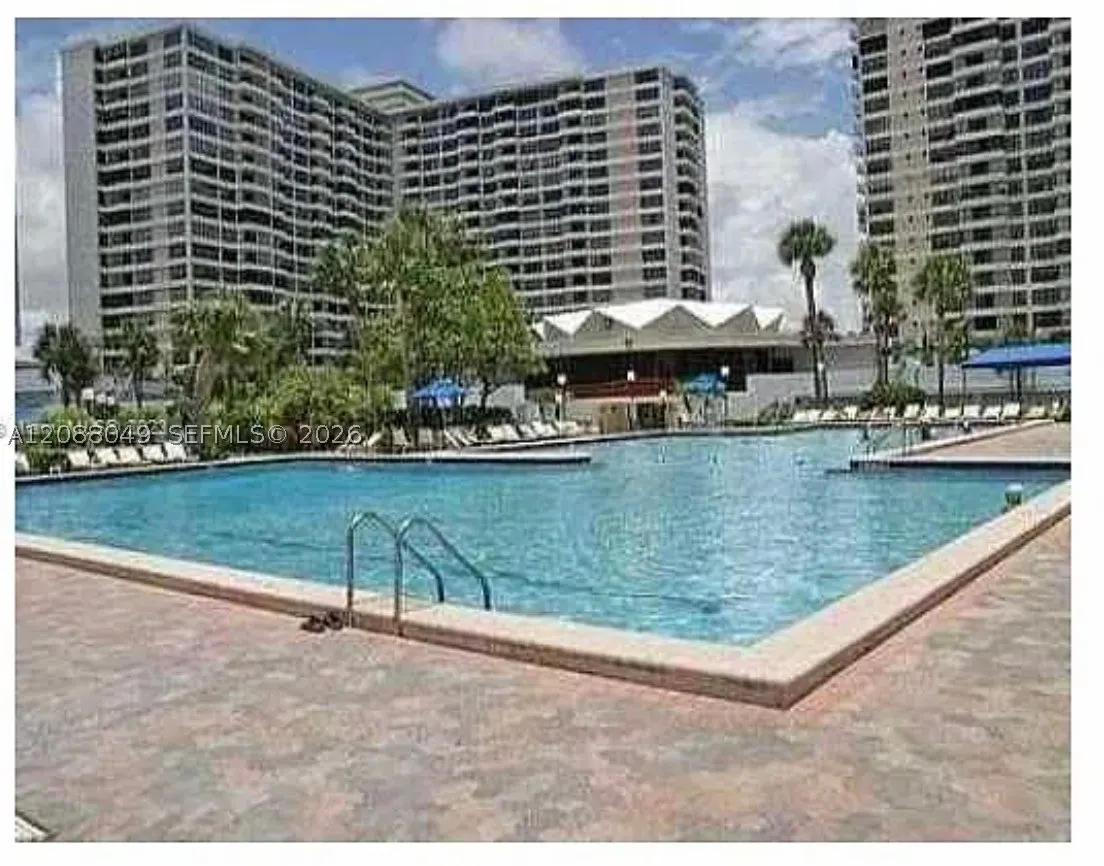 600 Three Islands Blvd #807