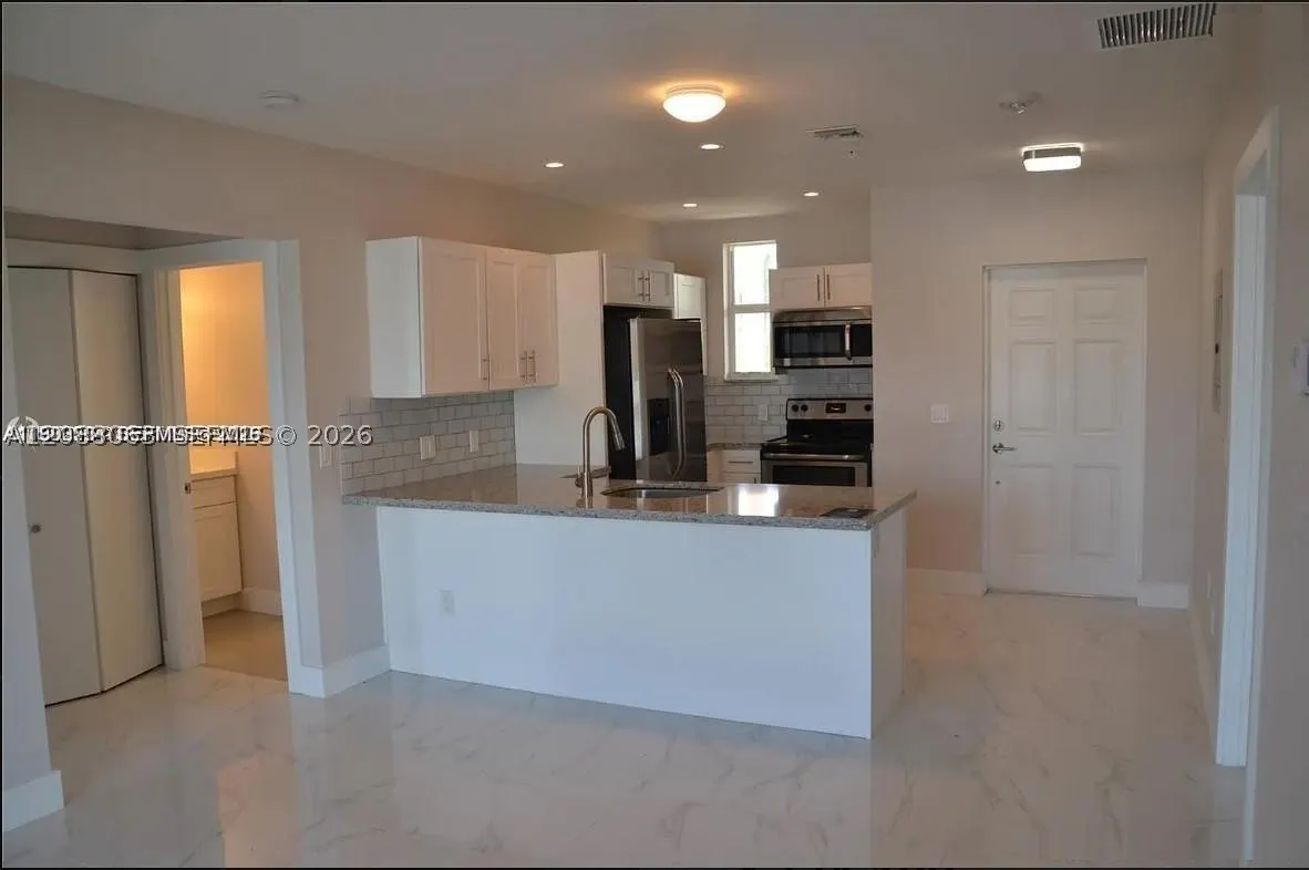 555 E Dania Beach Blvd #5