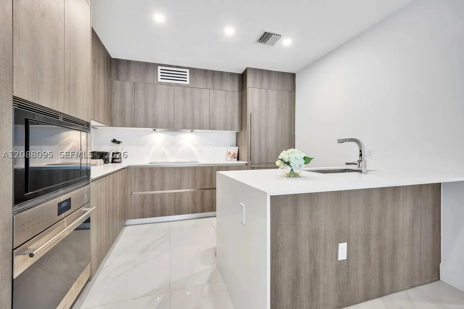 17550 Collins Ave #1003