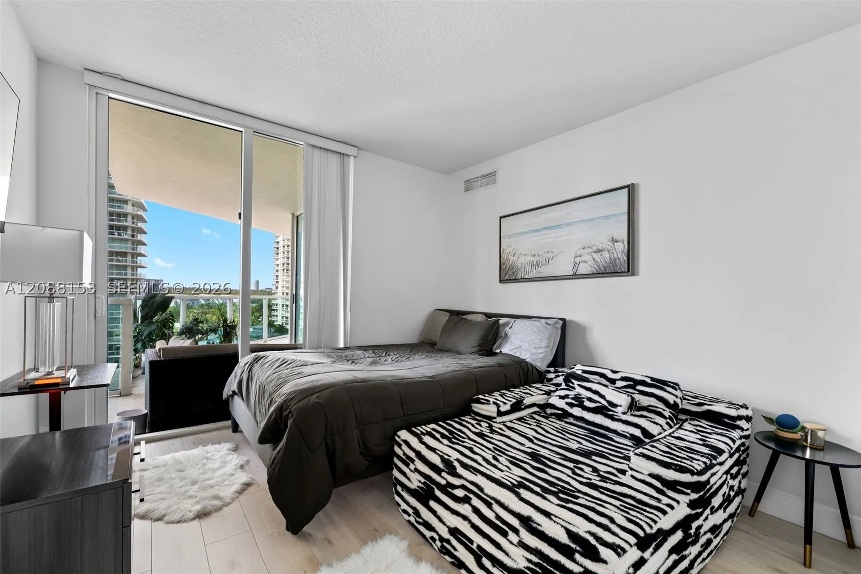 150 Sunny Isles Blvd #1-1004