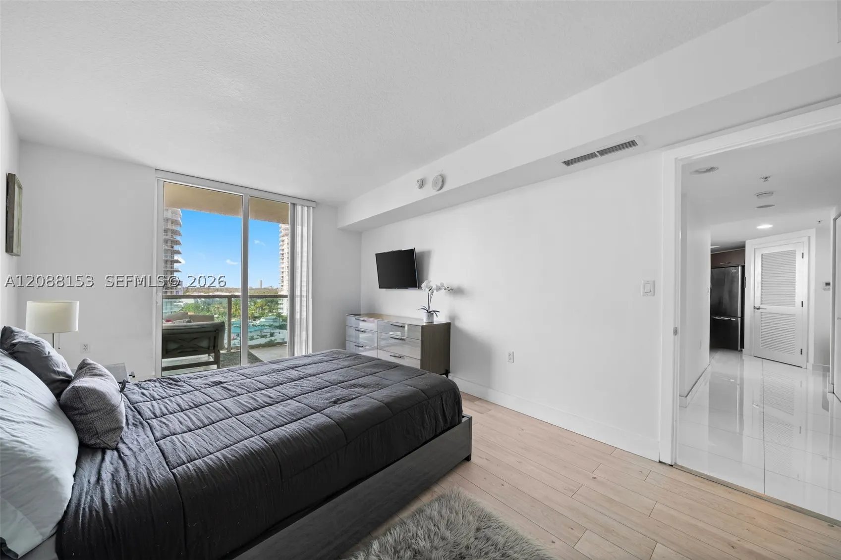 150 Sunny Isles Blvd #1-1004