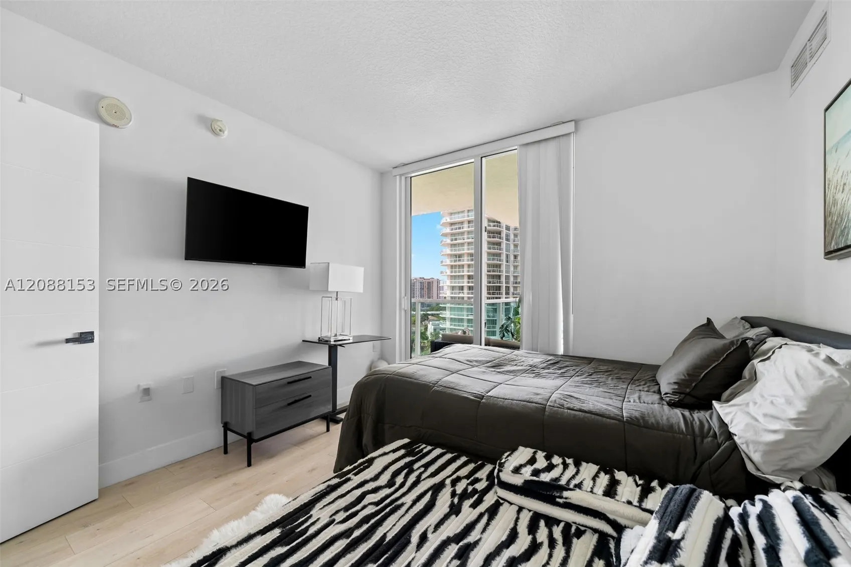 150 Sunny Isles Blvd #1-1004