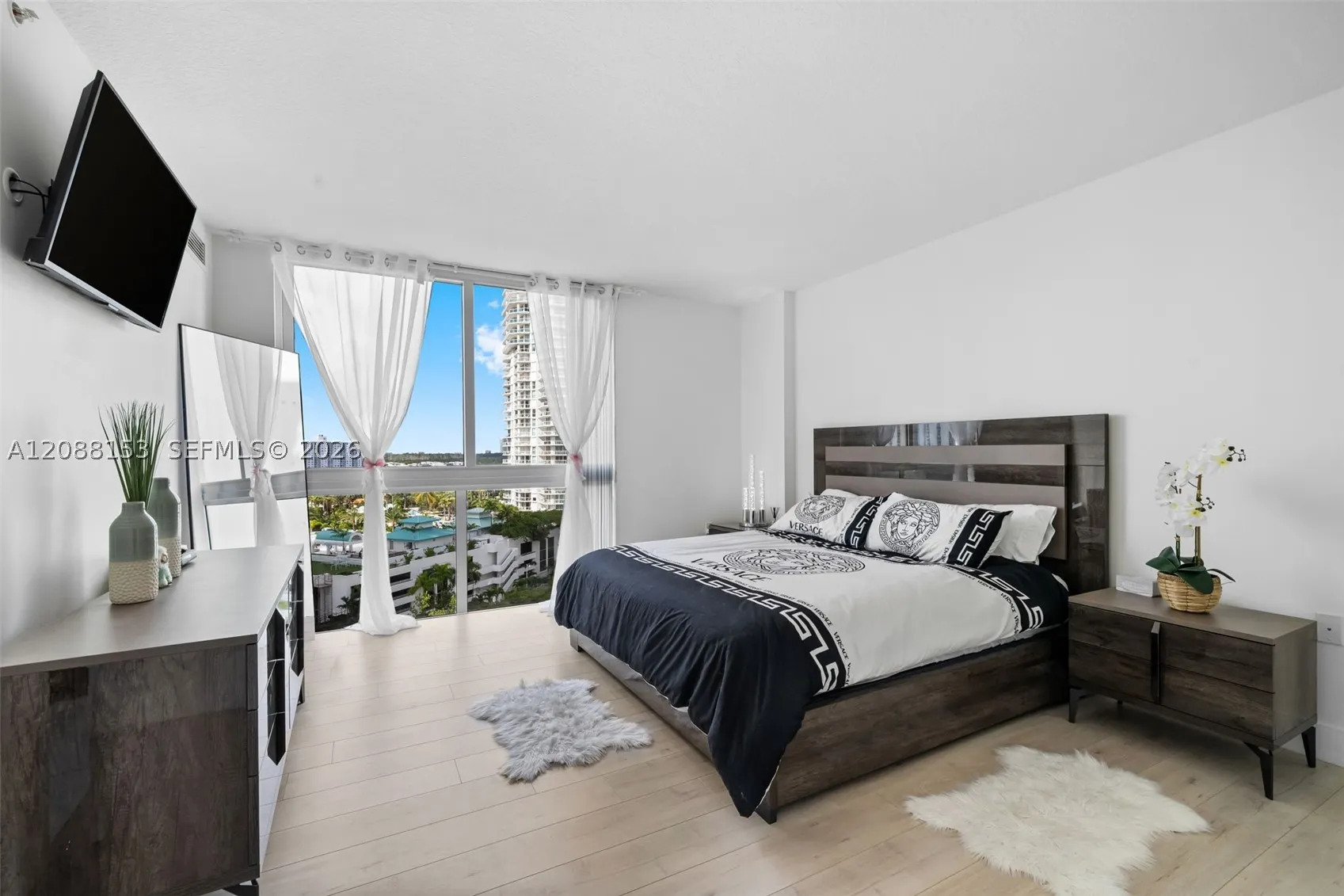 150 Sunny Isles Blvd #1-1004
