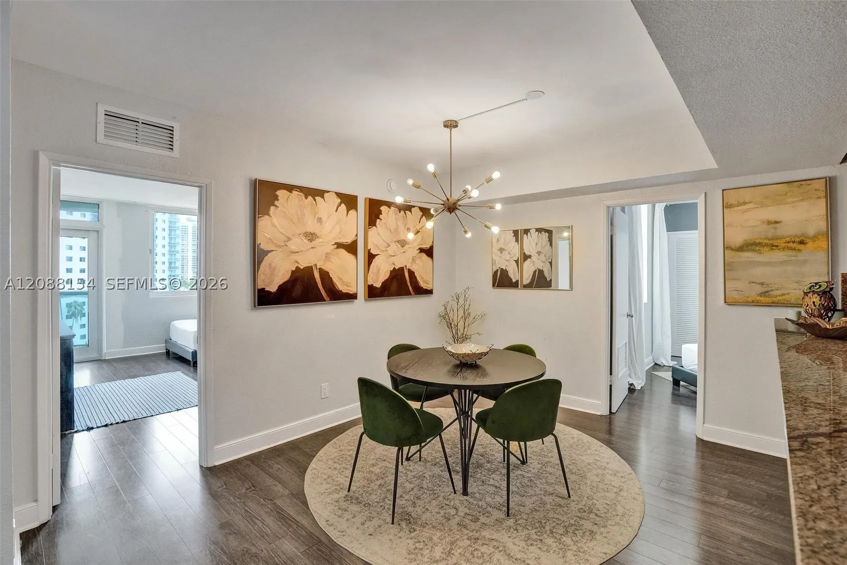 19370 Collins Ave #816