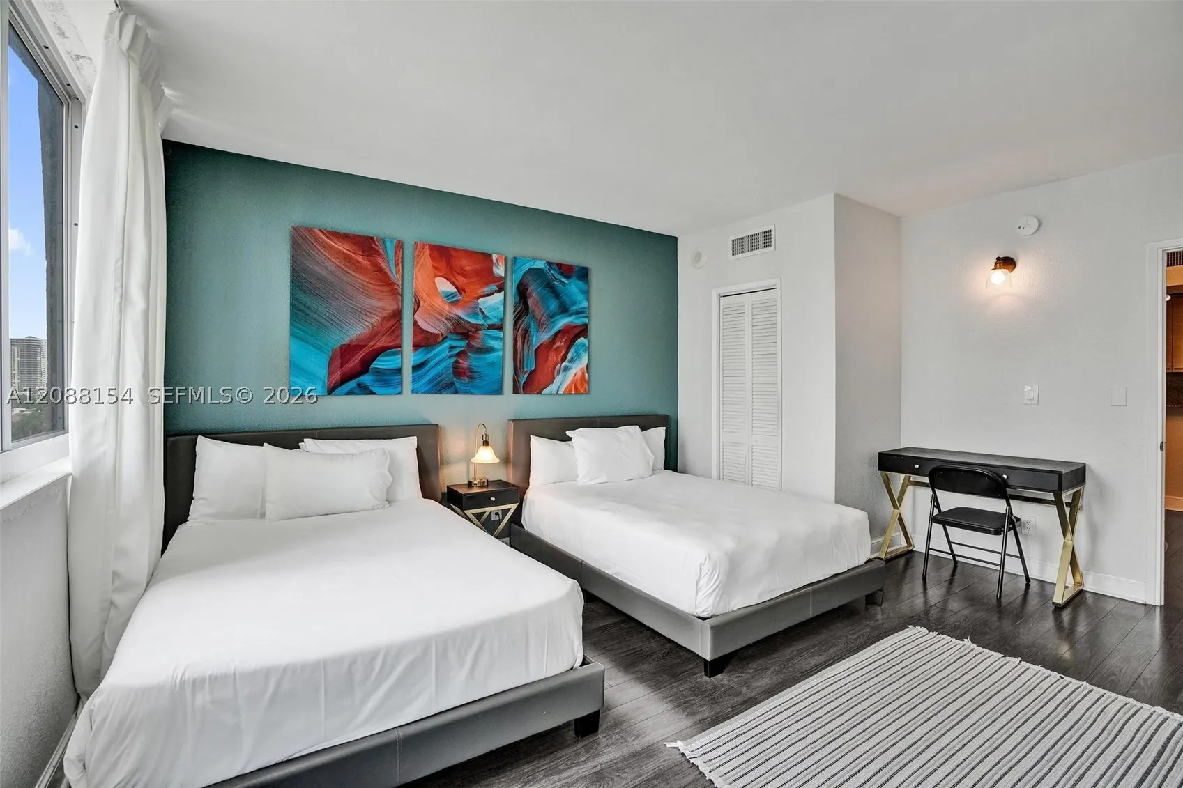 19370 Collins Ave #816