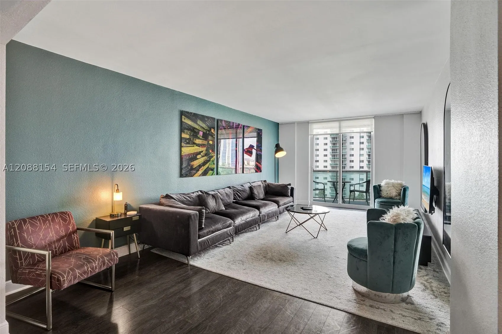 19370 Collins Ave #816