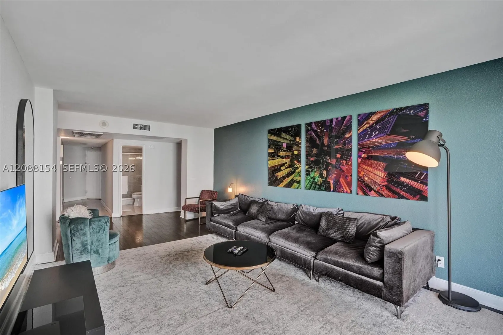 19370 Collins Ave #816