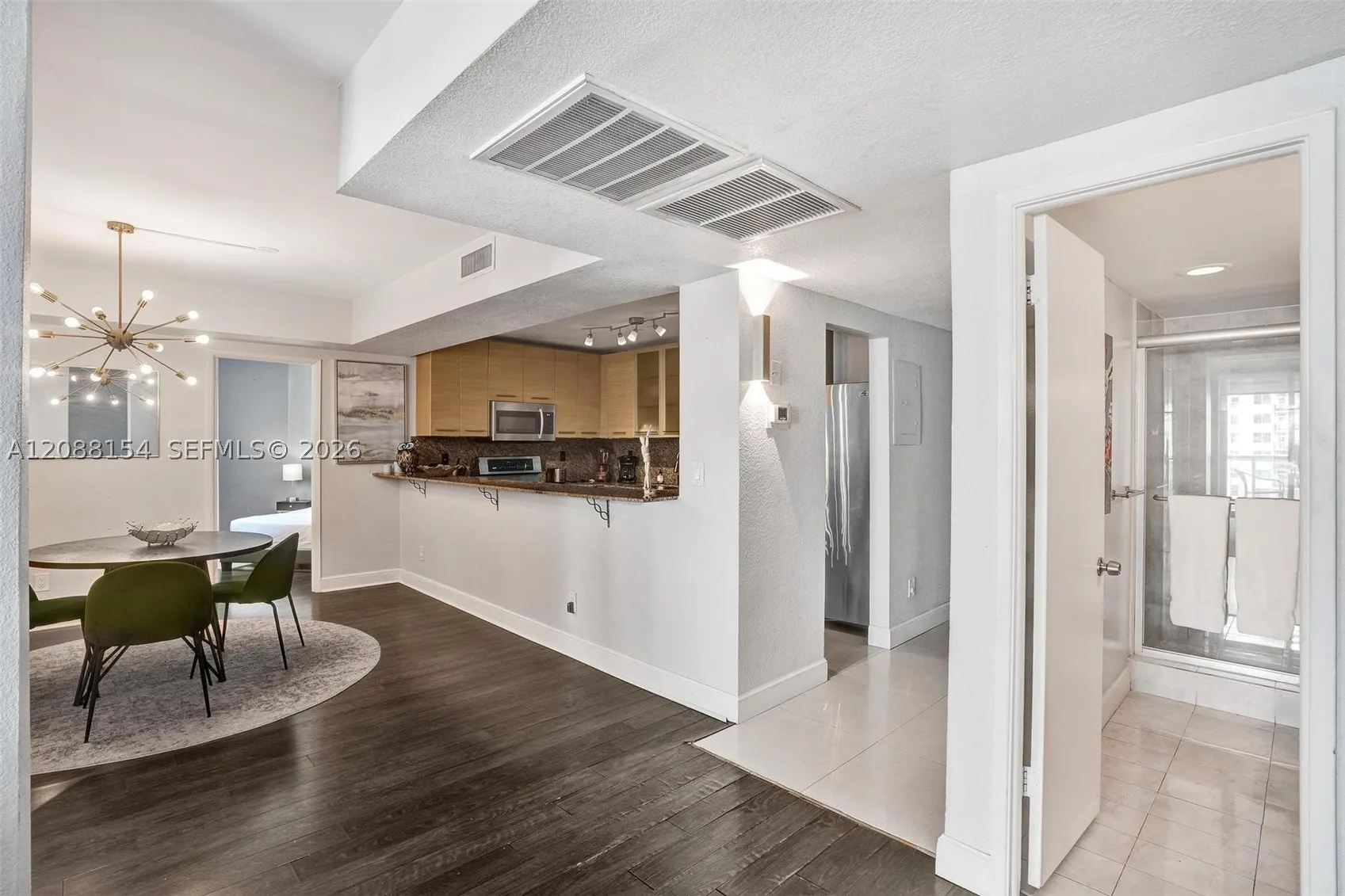 19370 Collins Ave #816