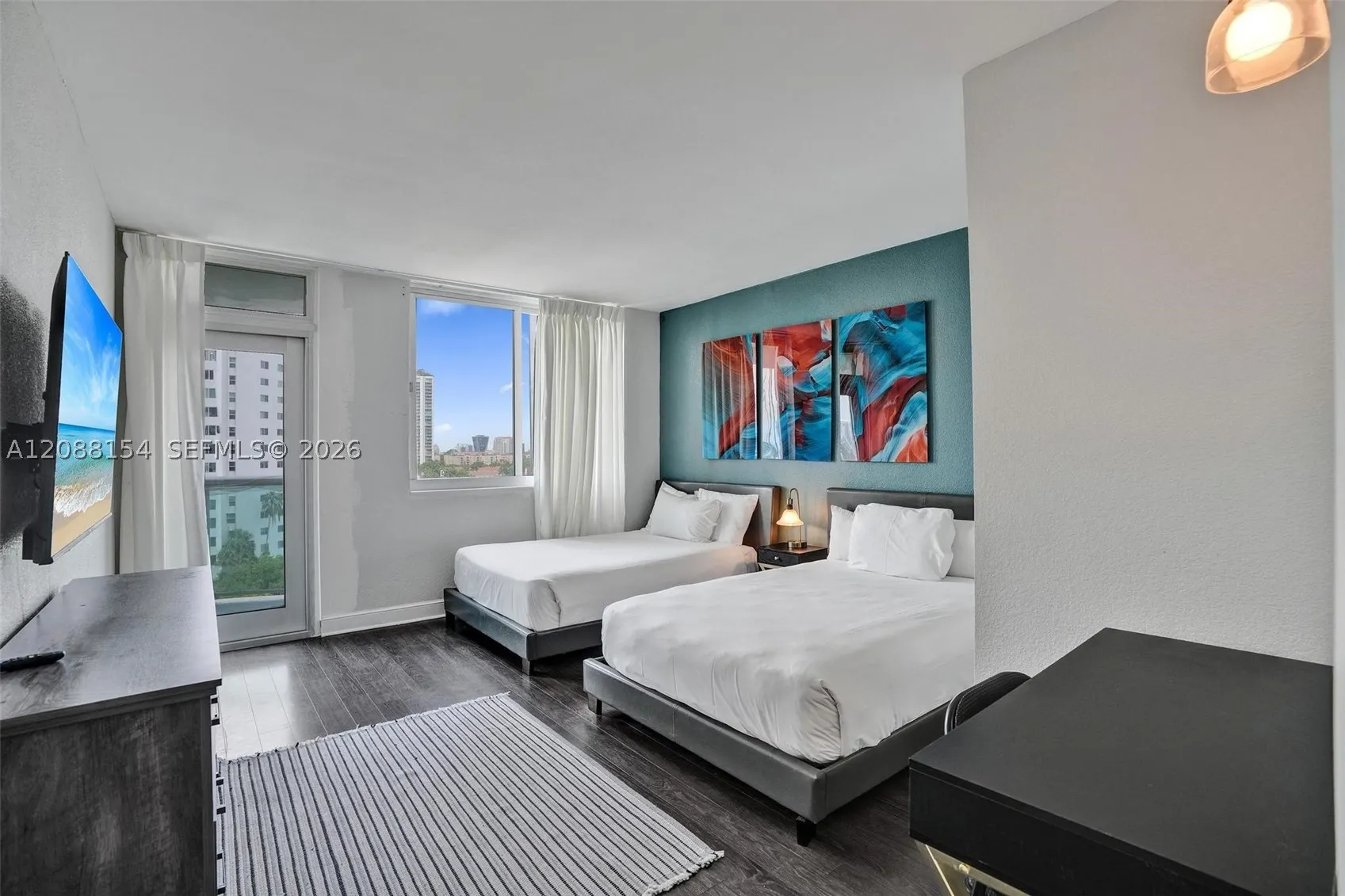 19370 Collins Ave #816