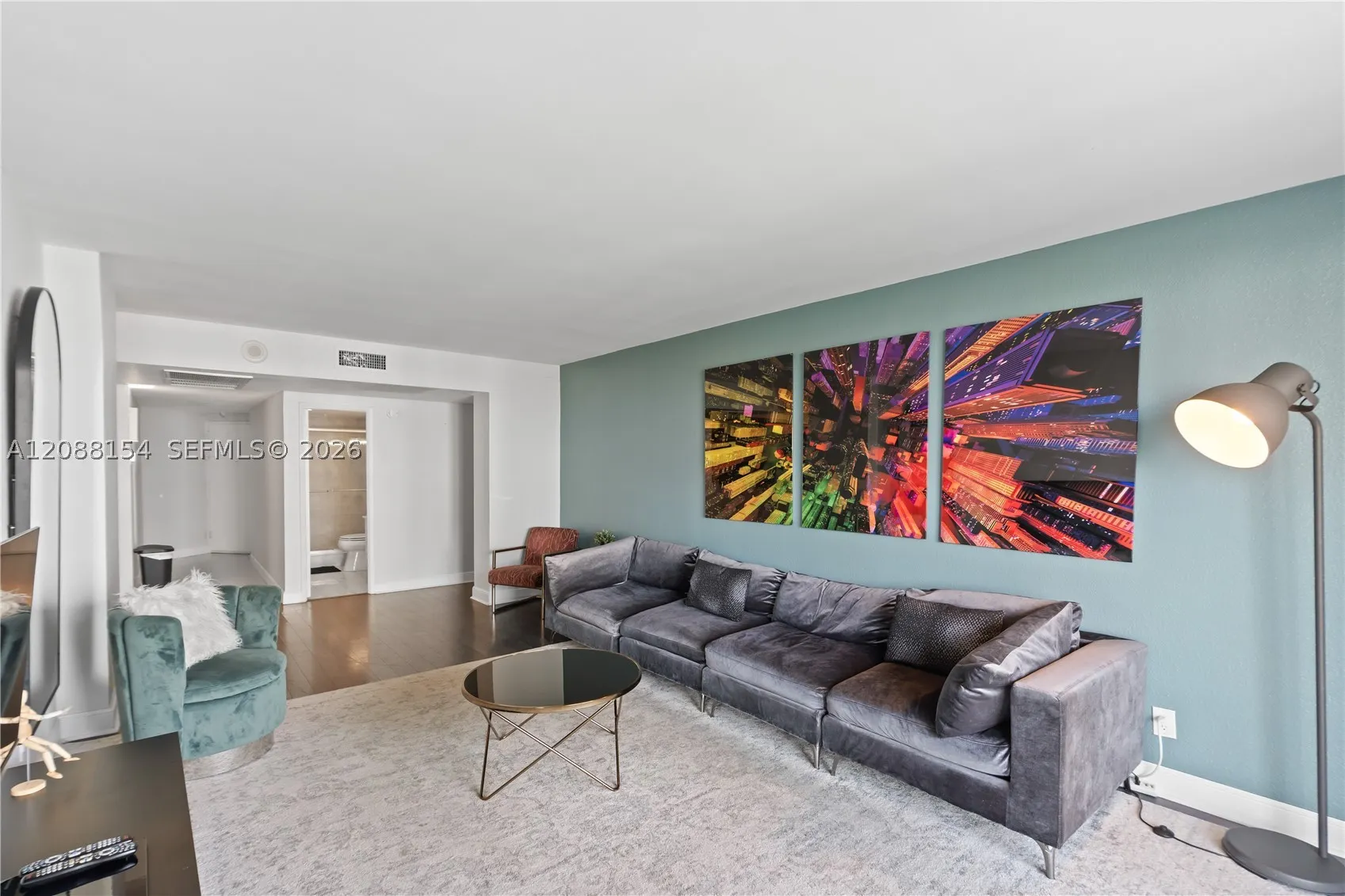 19370 Collins Ave #816