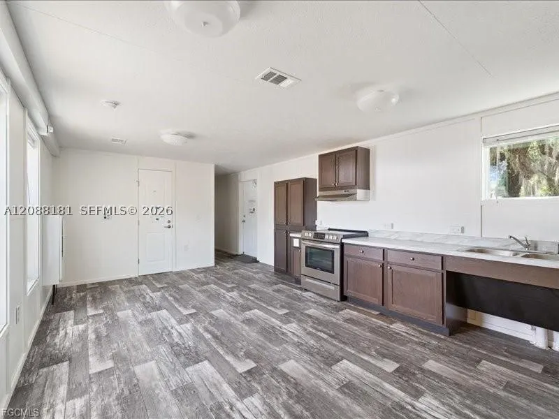 1038 Canopy Ln