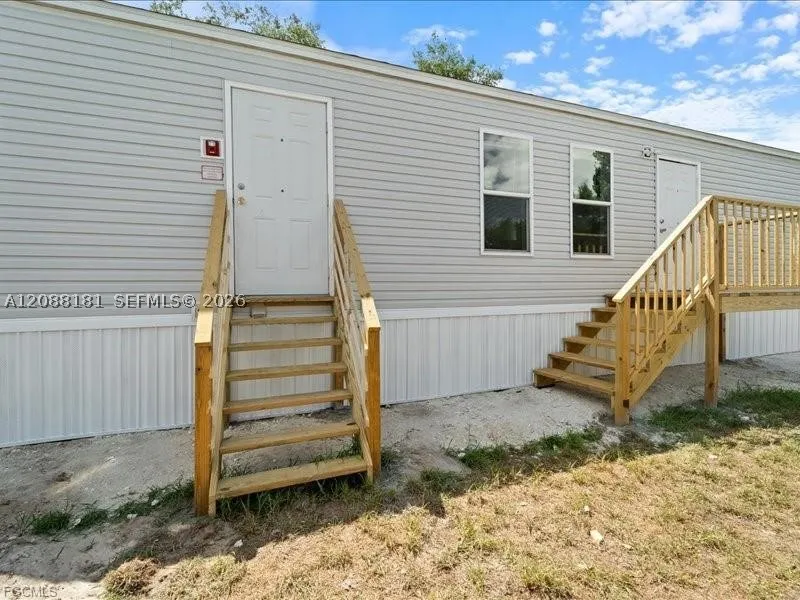 1038 Canopy Ln