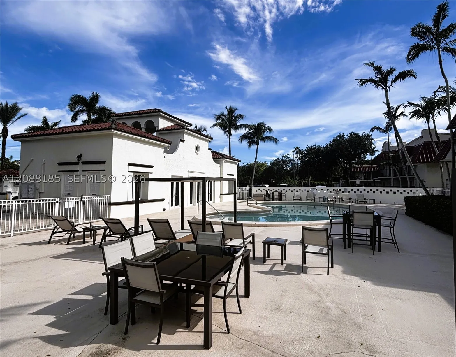 6703 N Kendall Dr #405