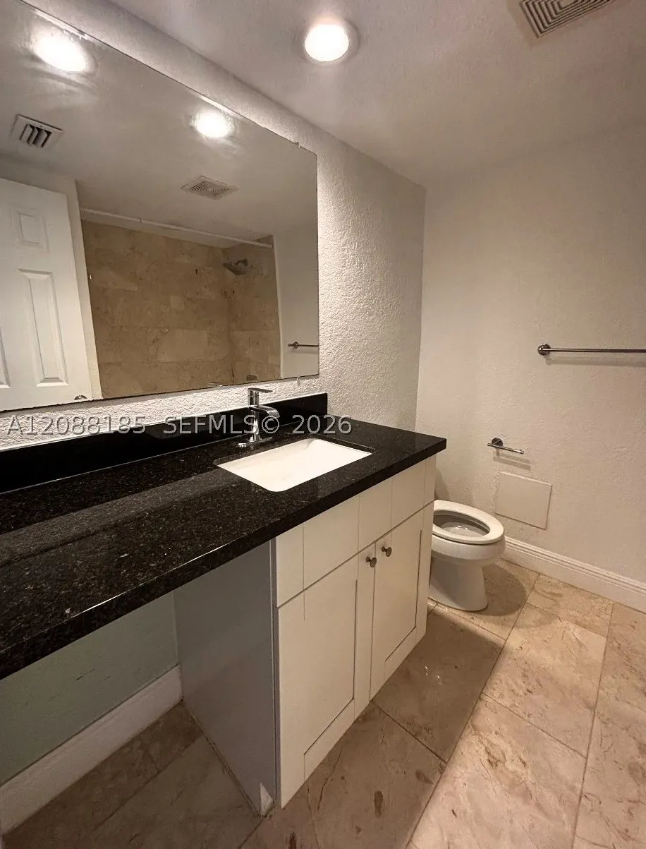 6703 N Kendall Dr #405