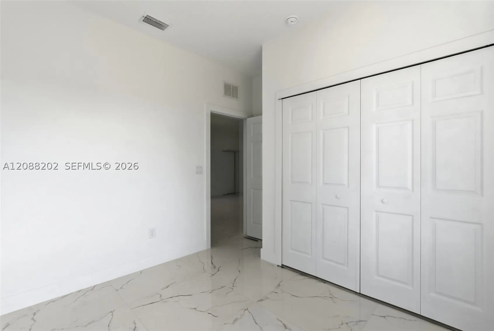 156 Carousel Ave