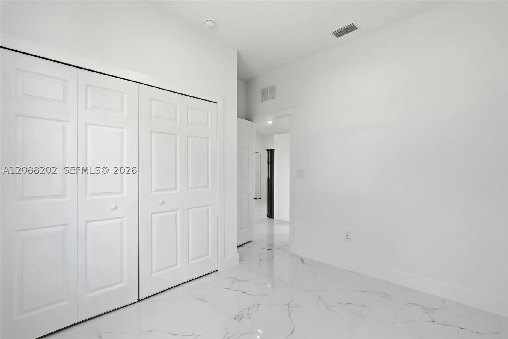 156 Carousel Ave