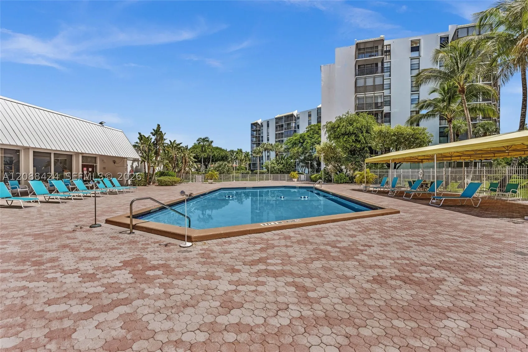 20400 W Country Club Dr #315
