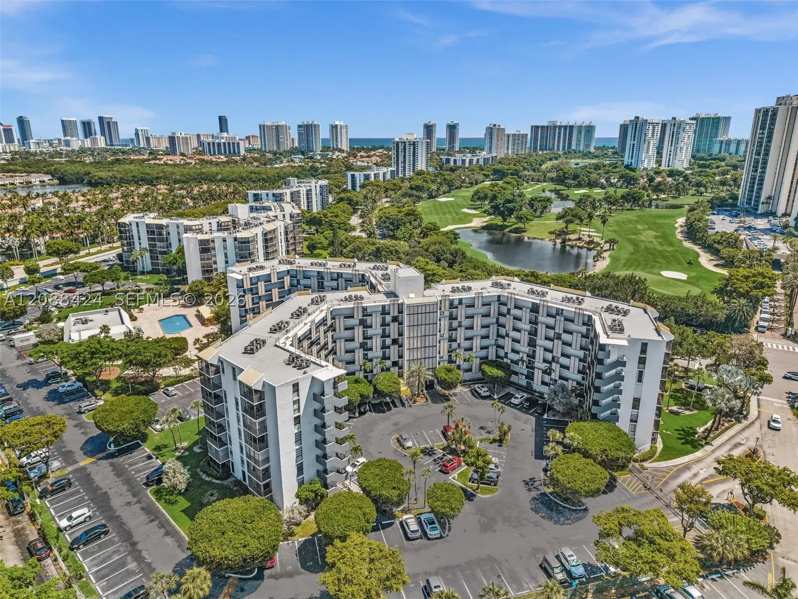 20400 W Country Club Dr #315