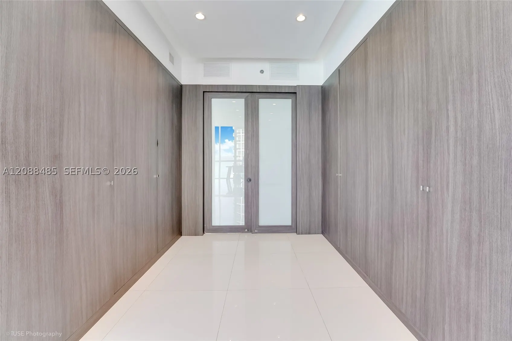 15901 Collins Ave #2701