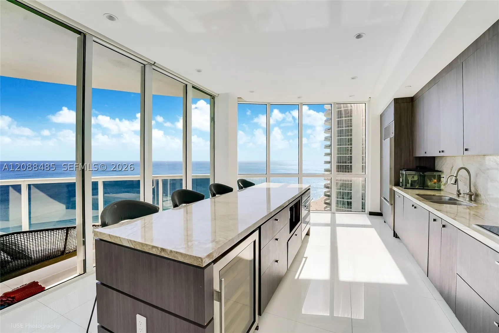 15901 Collins Ave #2701