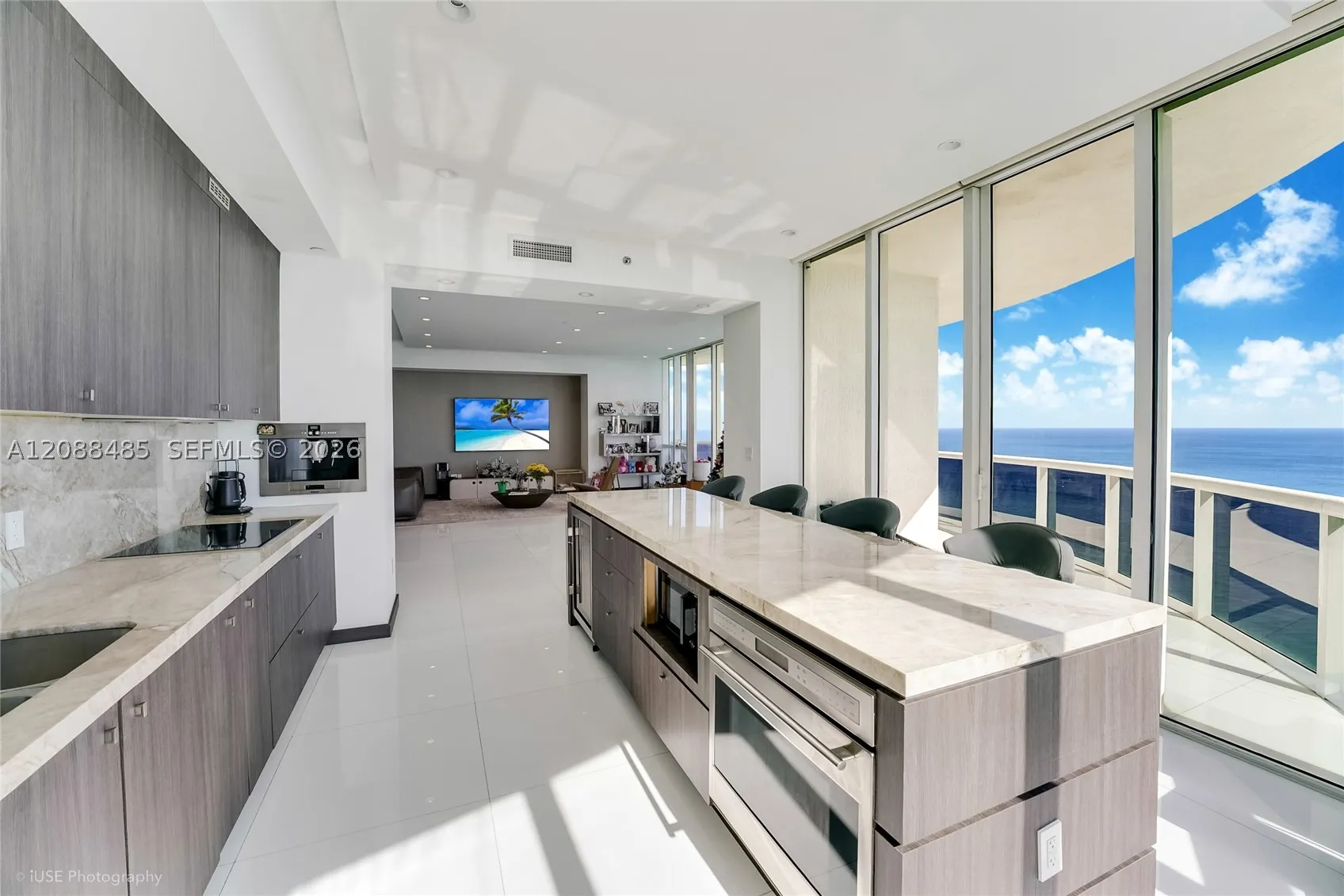 15901 Collins Ave #2701
