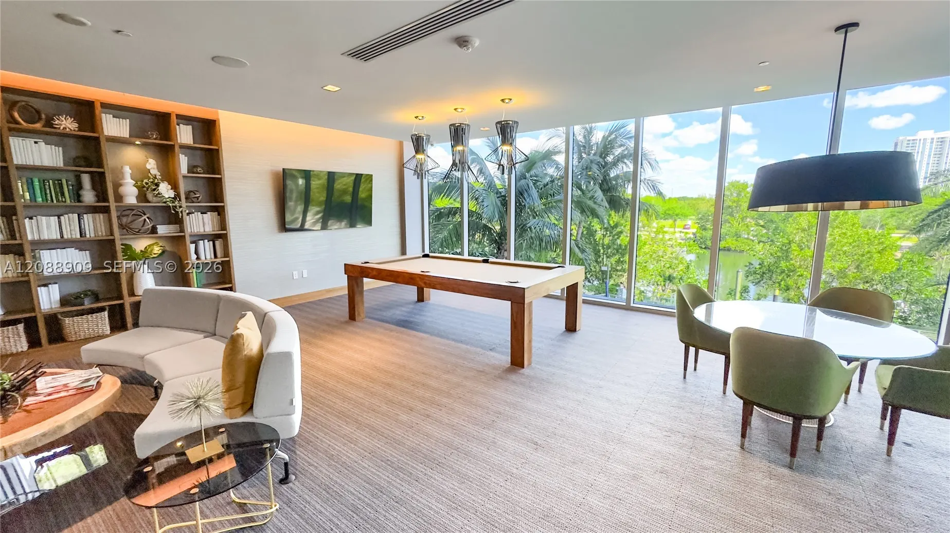 16385 Biscayne Blvd #707