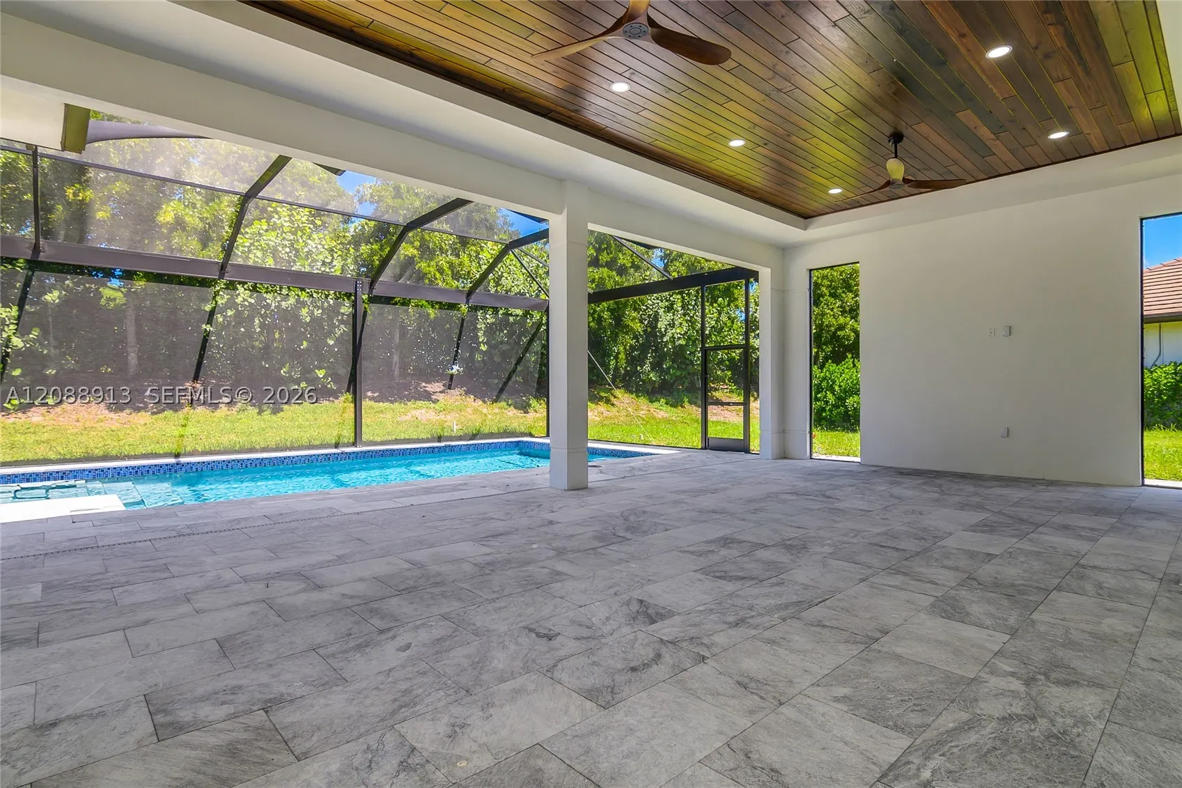 14318 charthouse