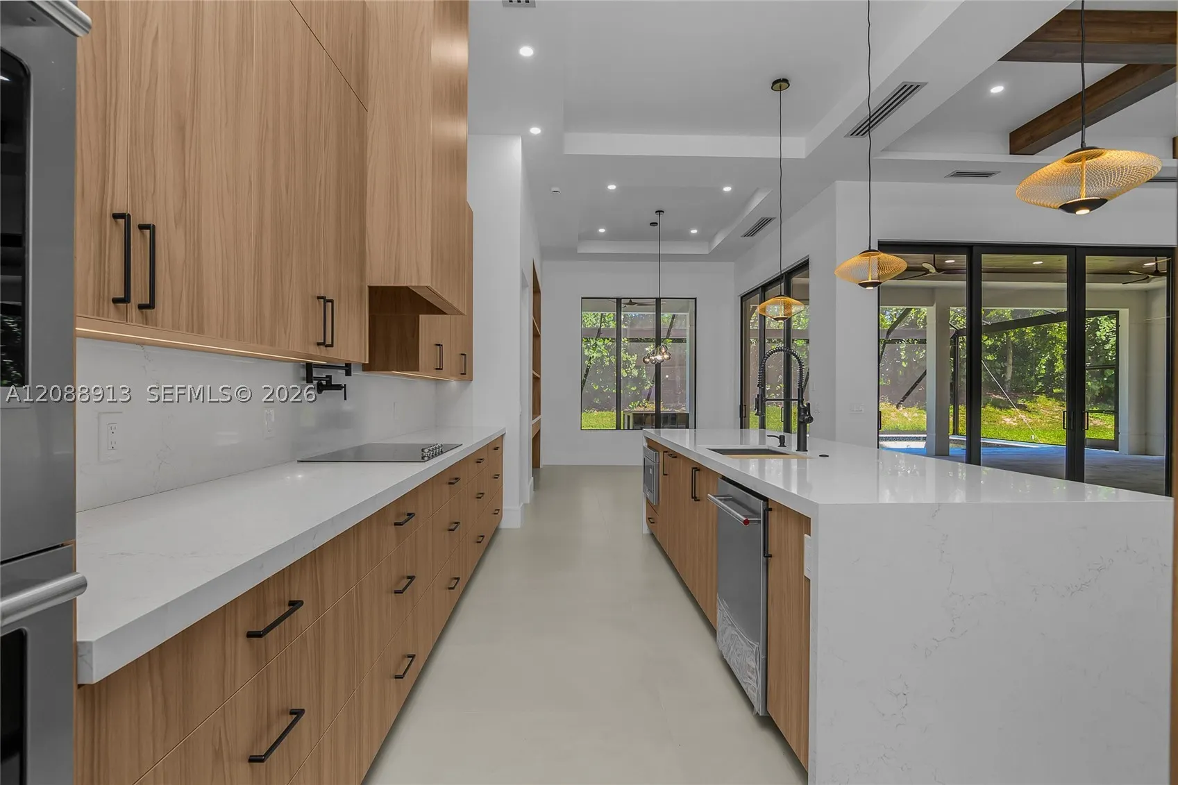 14318 charthouse