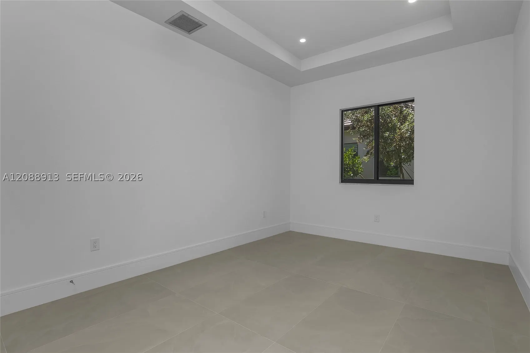 14318 charthouse
