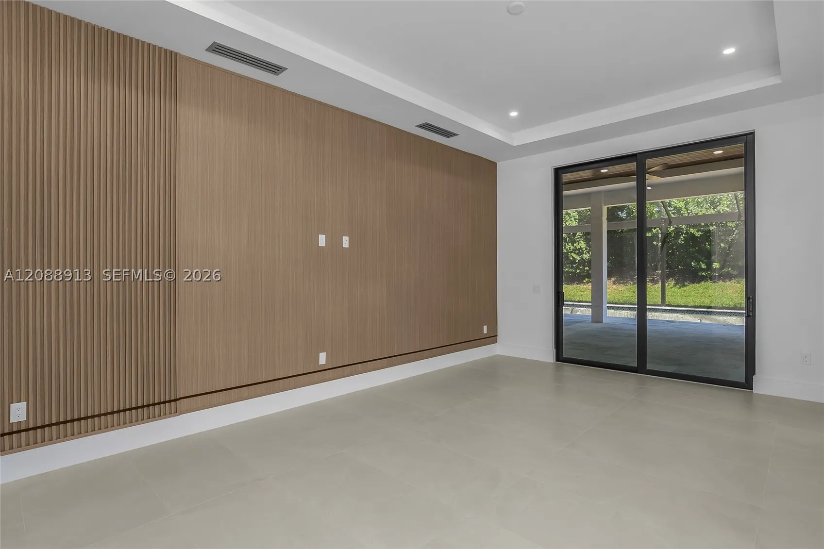14318 charthouse