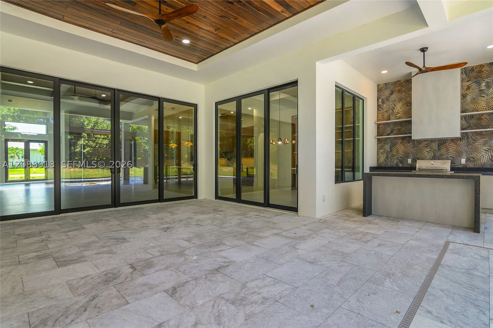 14318 charthouse