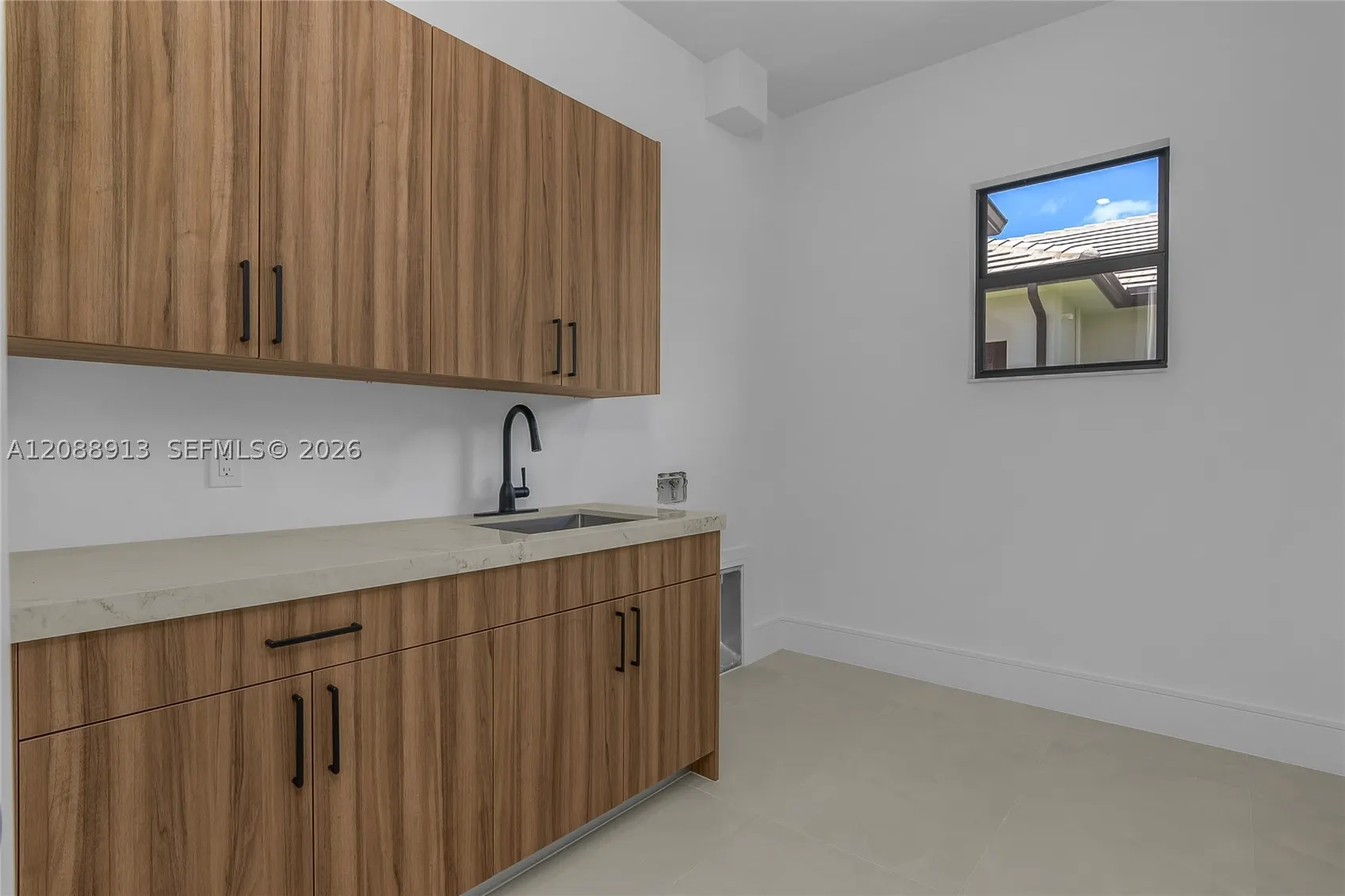 14318 charthouse