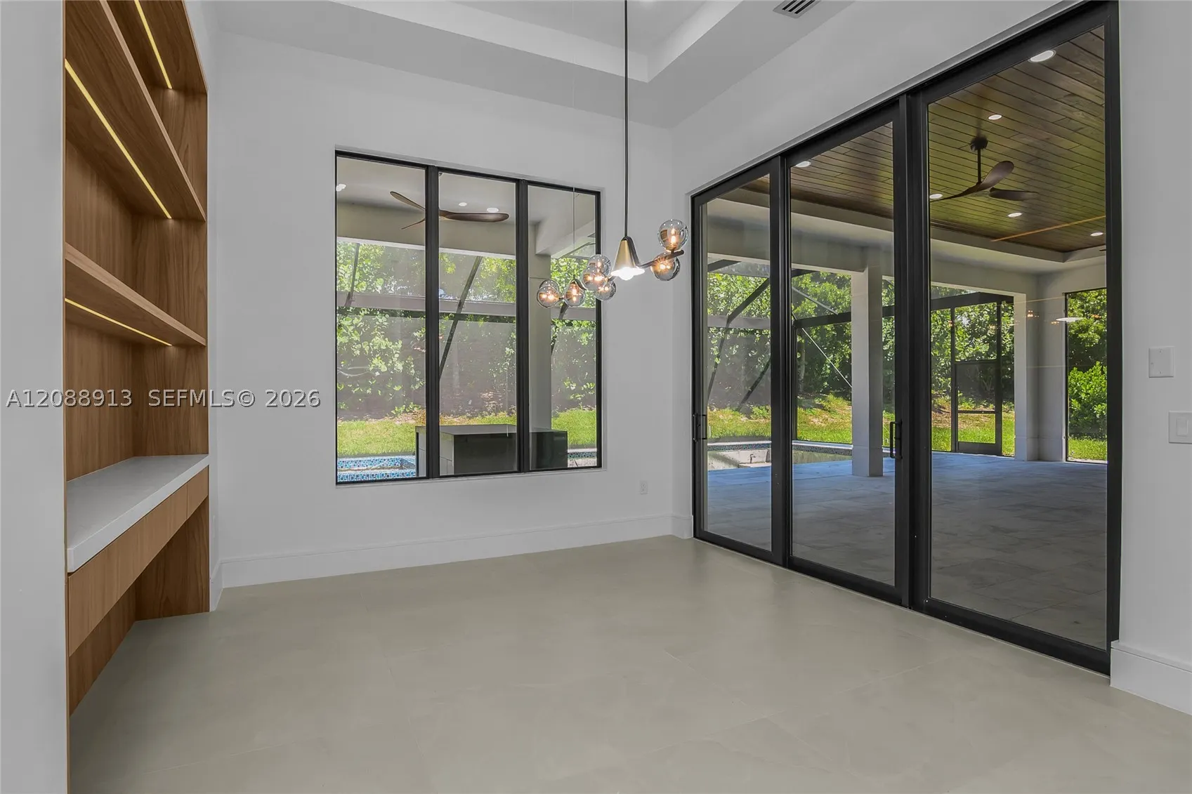 14318 charthouse