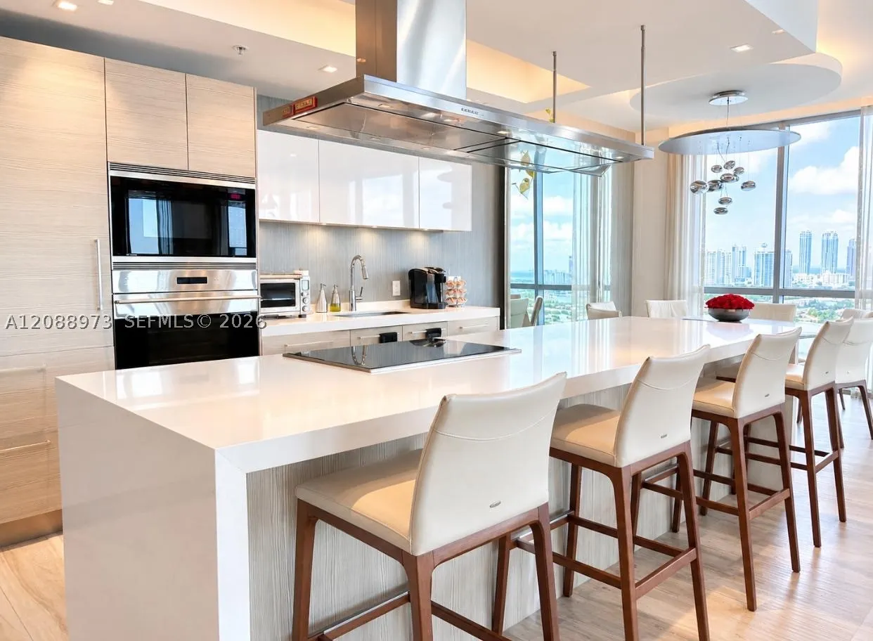 17111 Biscayne Blvd #2210