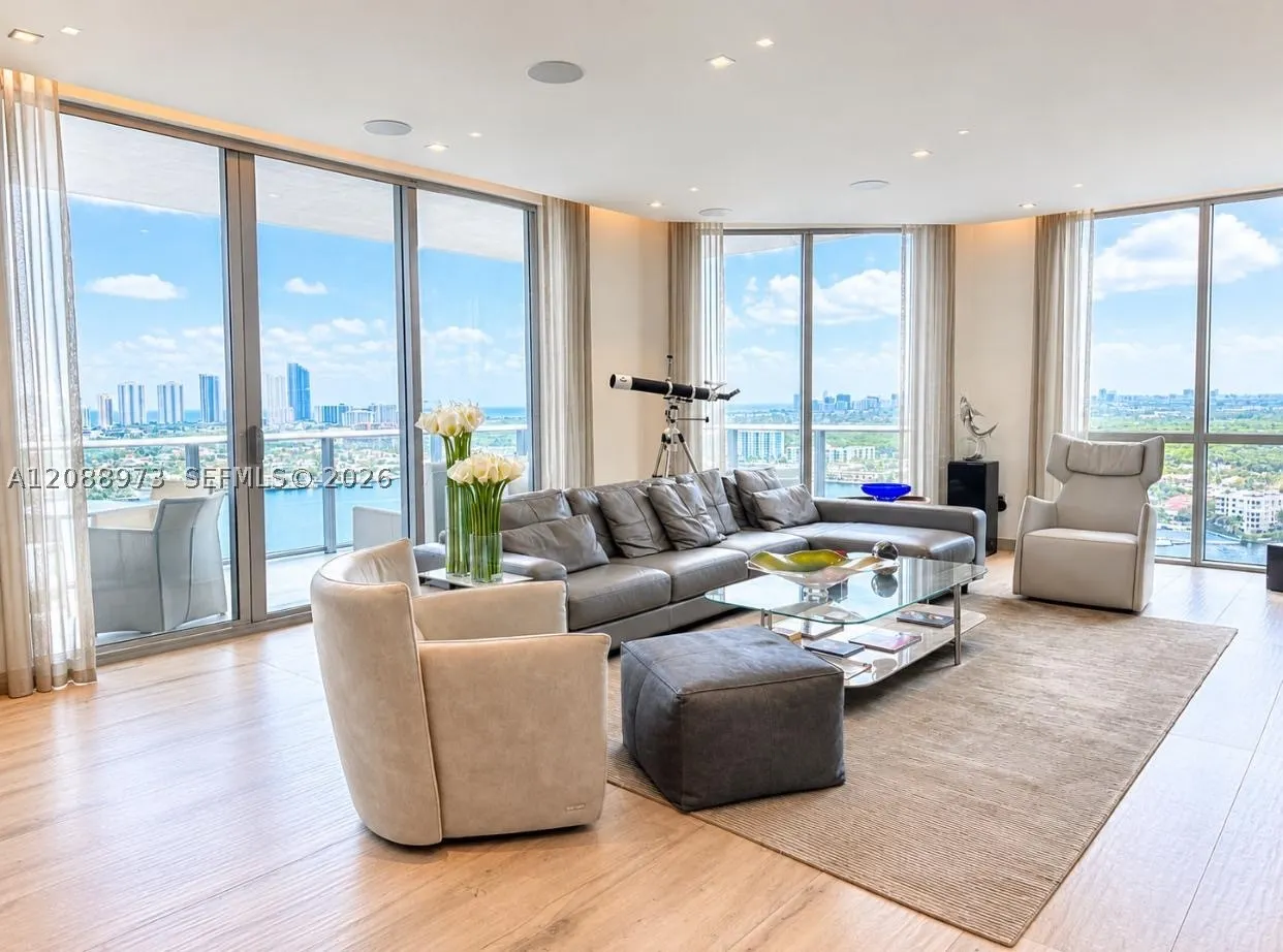 17111 Biscayne Blvd #2210