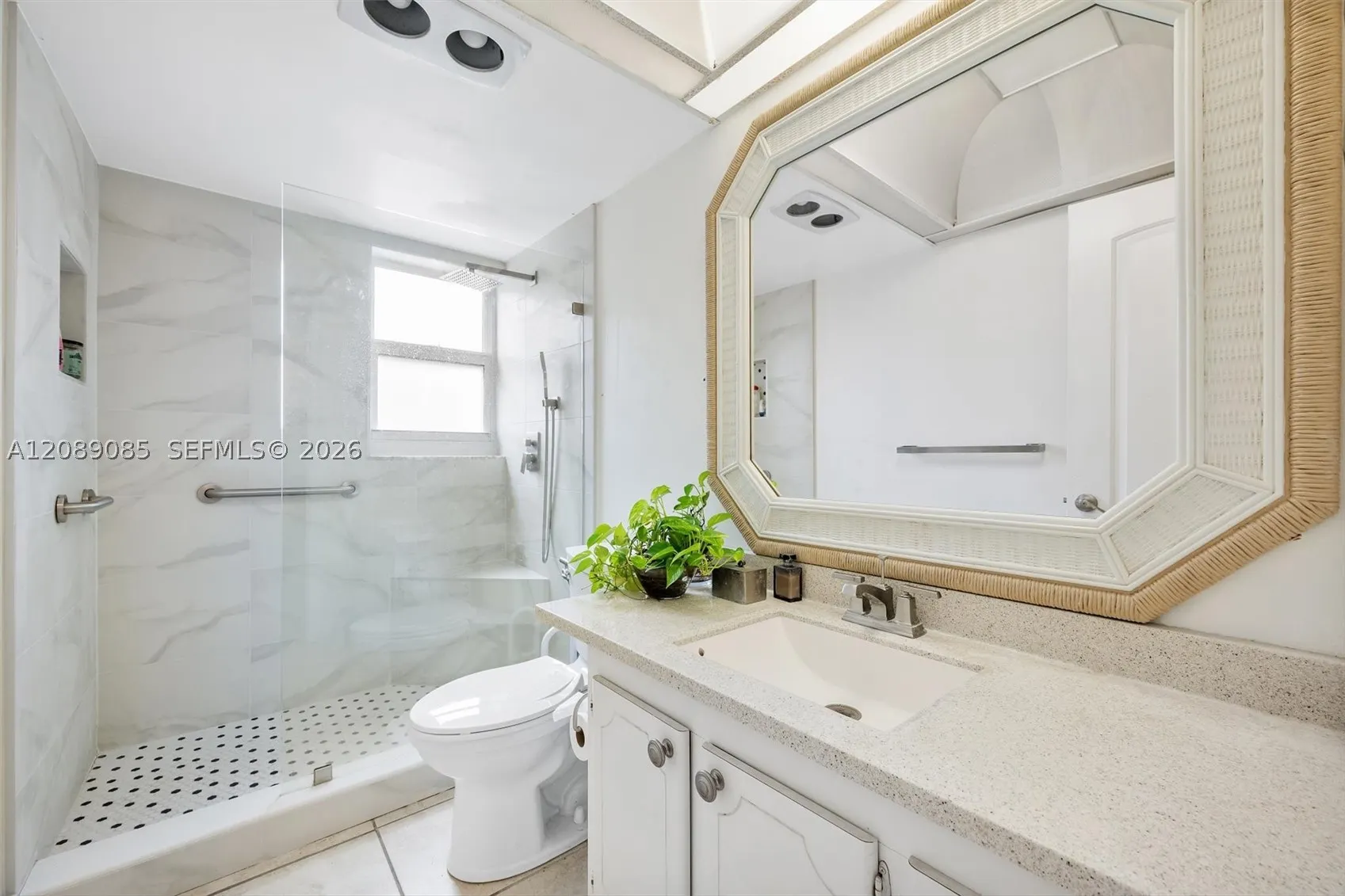 500 NE 12th Ave #601