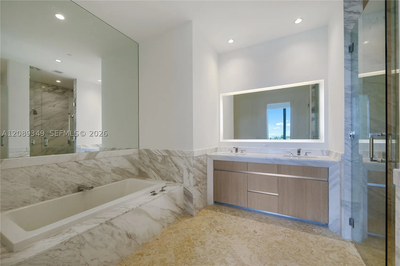 2811 S Bayshore Dr #5C