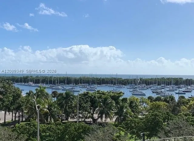 2811 S Bayshore Dr #5C