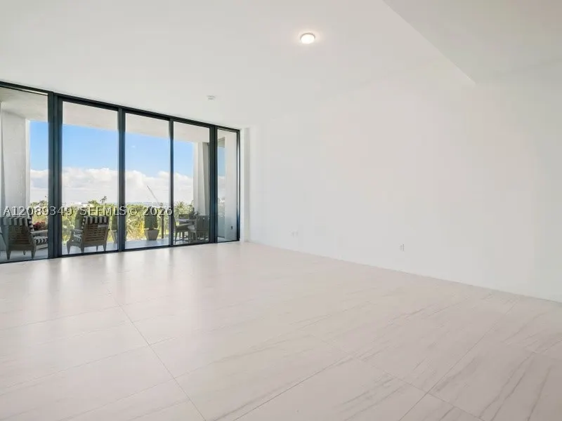 2811 S Bayshore Dr #5C