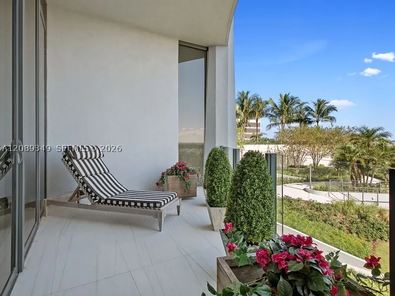 2811 S Bayshore Dr #5C