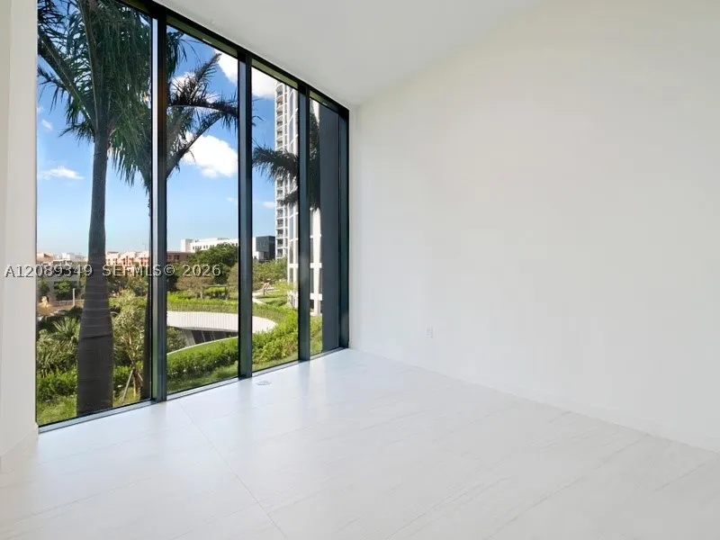 2811 S Bayshore Dr #5C