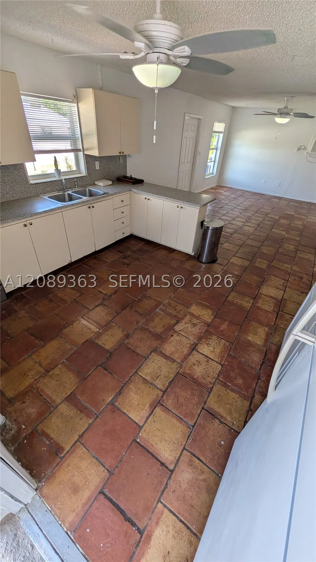 10 Silver Springs Dr