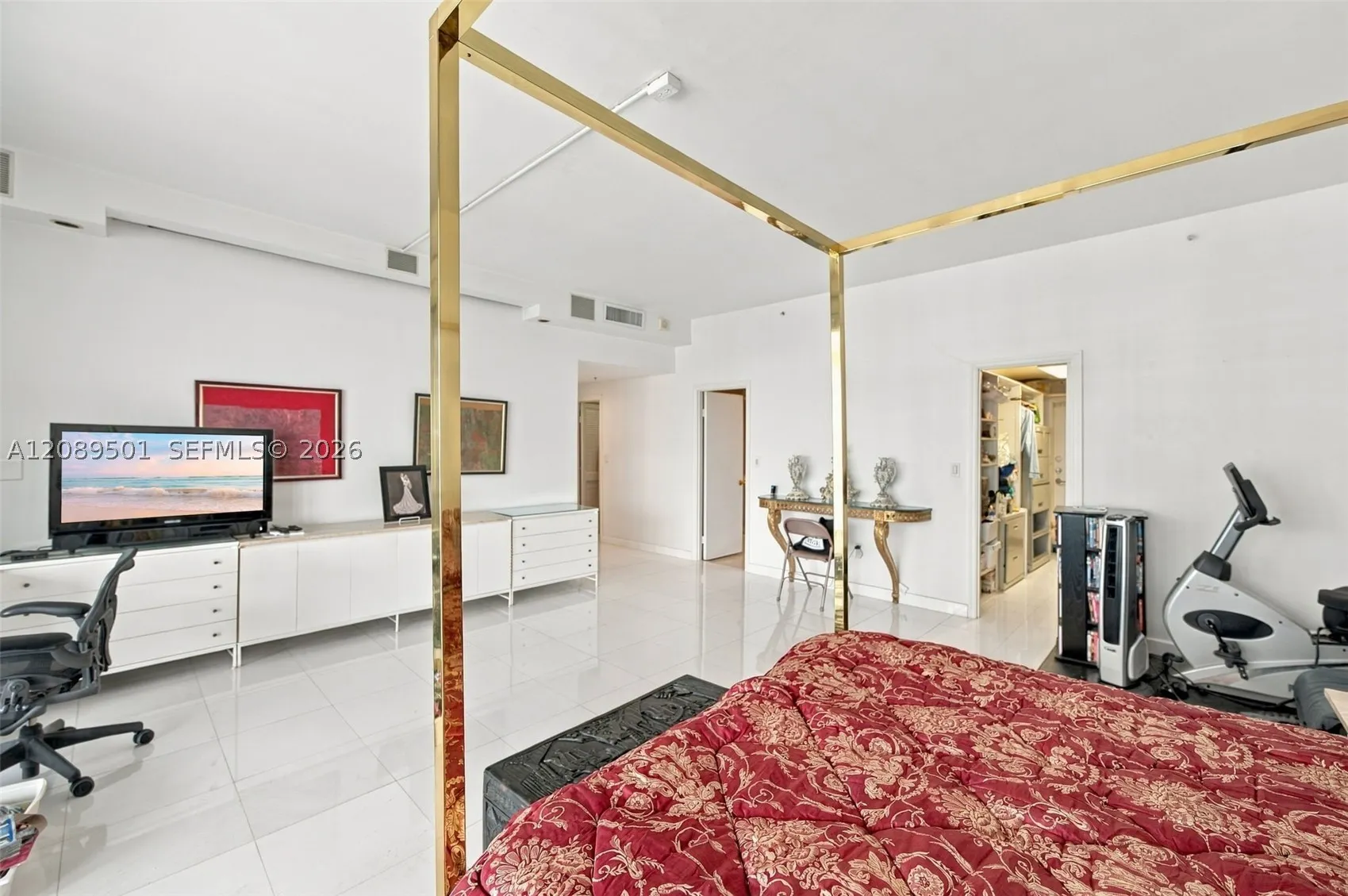 10205 Collins Ave #1704